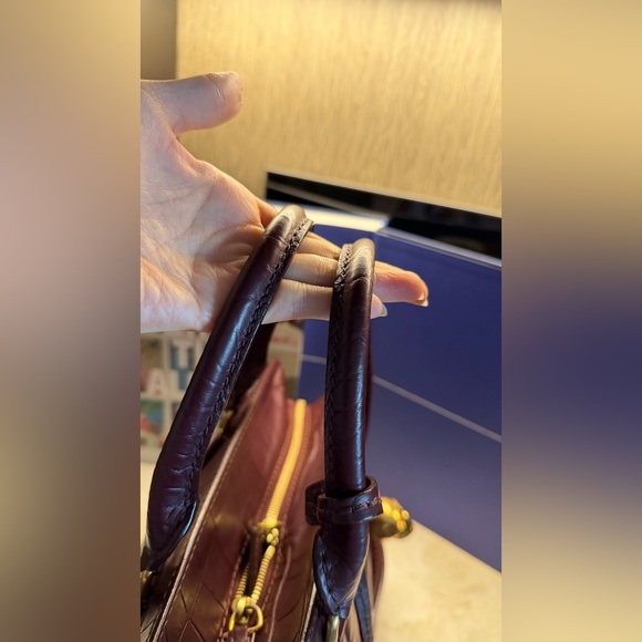 Alexander McQueen Burgundy Croc Embossed Leather Bag - Picture 10 of 16